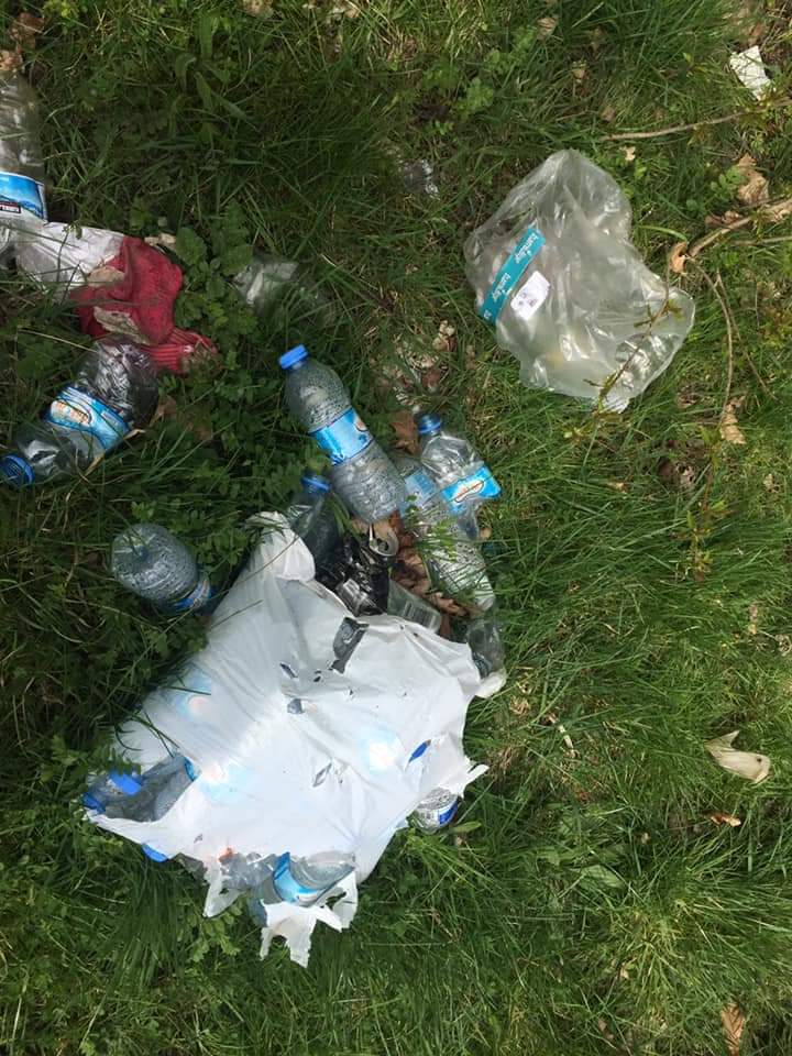 SheffLitterPick's tweet image. #Burngreave #Sheffield today. A seam of plastic water bottles. Pointless. #timeforchange