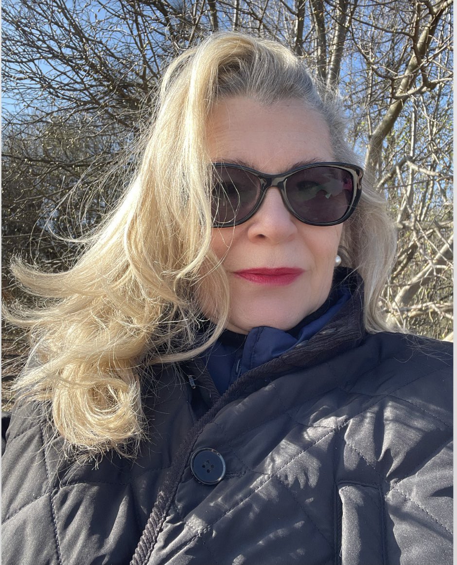 KatalinBogyay's tweet photo. Easter Monday patrol #normafa ! Sun worship today. 🌞🐥🐇 Happy Easter 🐣! https://t.co/ymNcdzuapz