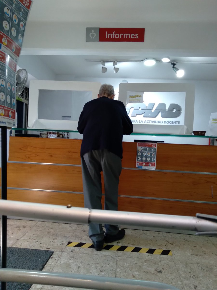 alejosonich's tweet photo. Recepcionista de Osplad: "si tienen que esperar, que esperen. Total, que tienen que hacer?"
Se puede ser tan sorete?
Se puede ser cero empatica?
Si, se puede https://t.co/fKaPjPtARu