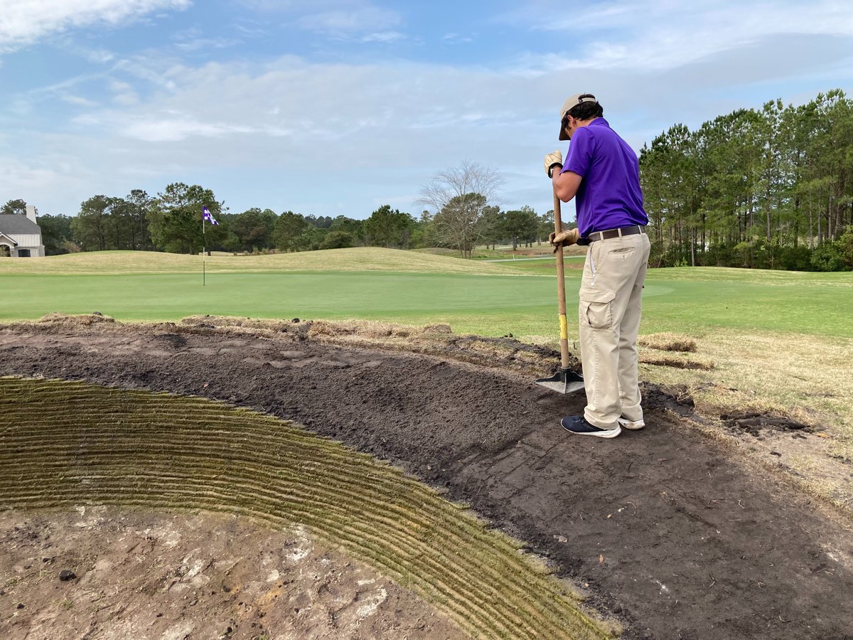 PermaEdgeBunker's tweet photo. Training last week at Thistle GC in Sunset Beach, NC.  Superintendent John Pridgen and staff were great to work with and really caught on to the necessary skills.  Future plans include more bunkers and challenges.  A beautiful 27-hole facility. https://t.co/AzaRnvOMDY