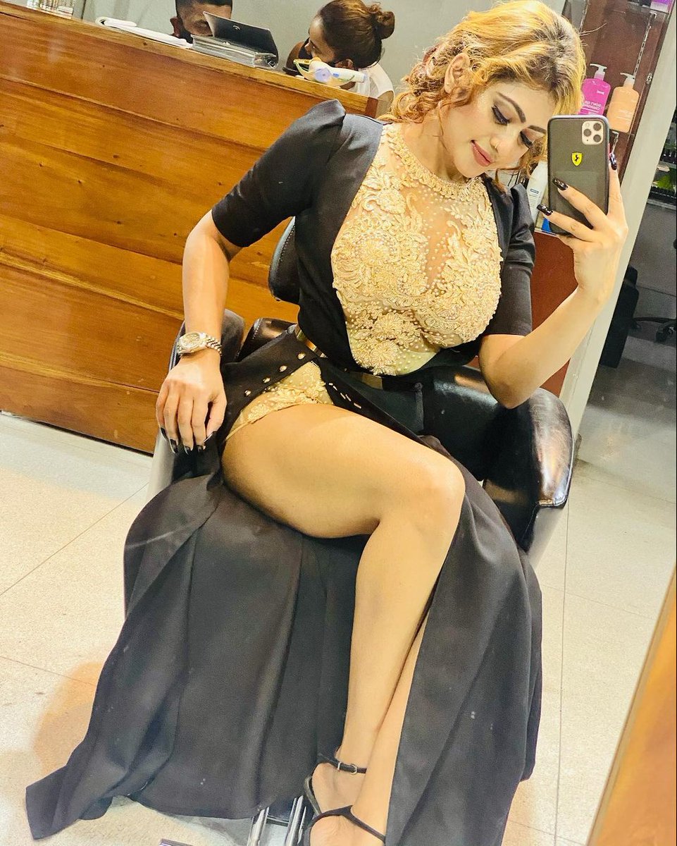 PiumiOfficial's tweet image. Dress by #ramesha  hair and makeup #romesh ❤️  Mrs Sri Lanka world grand finale