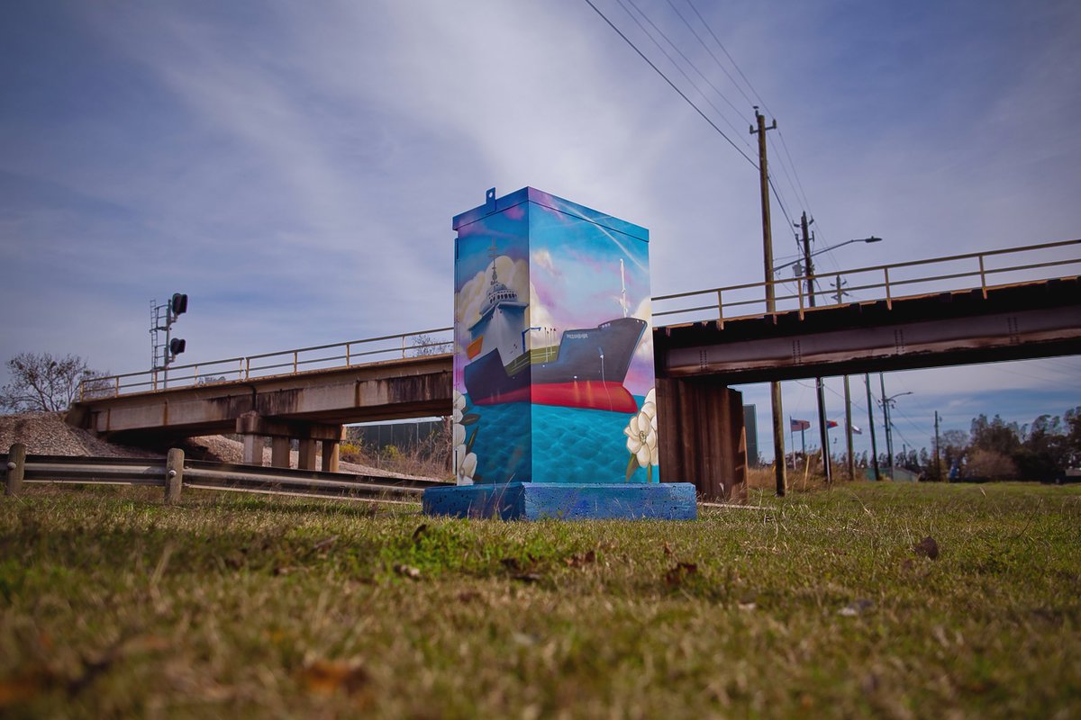 minimurals's tweet photo. Headed to East End? Download a map for a self-guided Mini Murals Tour! https://t.co/ypo8brcUNE 

🎨 Mez Data
📍 Harrisburg @ Navigation, Houston, TX 
🗂 @UPArtStudio1 
📈  @EastEndHou 
📅 2016

📸 Morris Malakoff

#minimuralstours #minimuralshou #minimurals #MiniMuralMonday https://t.co/ctOYj7Dhi7