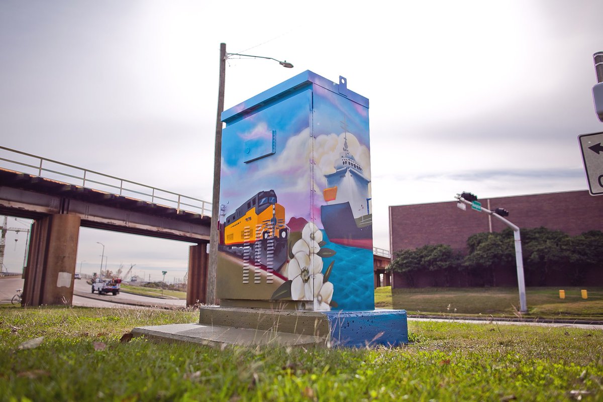 minimurals's tweet photo. Headed to East End? Download a map for a self-guided Mini Murals Tour! https://t.co/ypo8brcUNE 

🎨 Mez Data
📍 Harrisburg @ Navigation, Houston, TX 
🗂 @UPArtStudio1 
📈  @EastEndHou 
📅 2016

📸 Morris Malakoff

#minimuralstours #minimuralshou #minimurals #MiniMuralMonday https://t.co/ctOYj7Dhi7