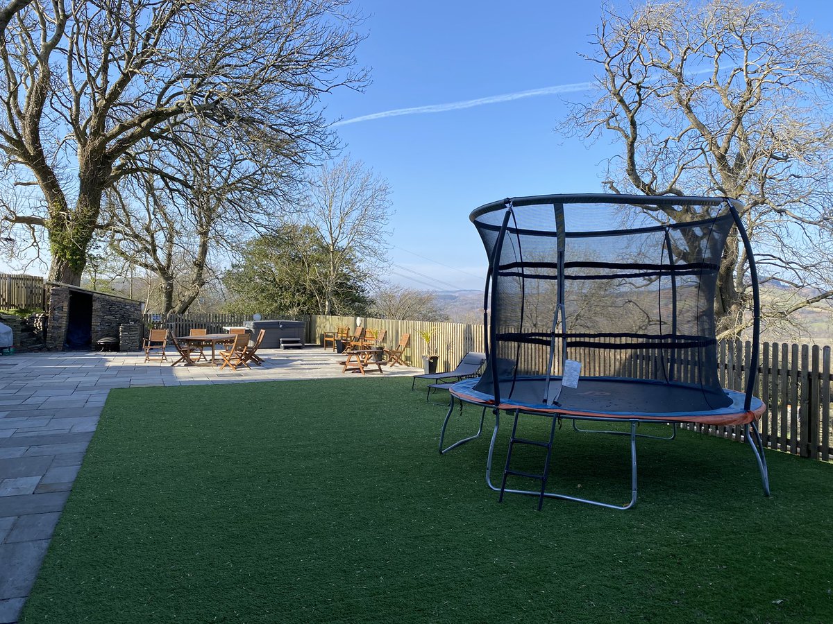 Happy Easter 🐰 It was a beautiful warm day on the farm yesterday. Can’t wait to have guests back soon ☀️