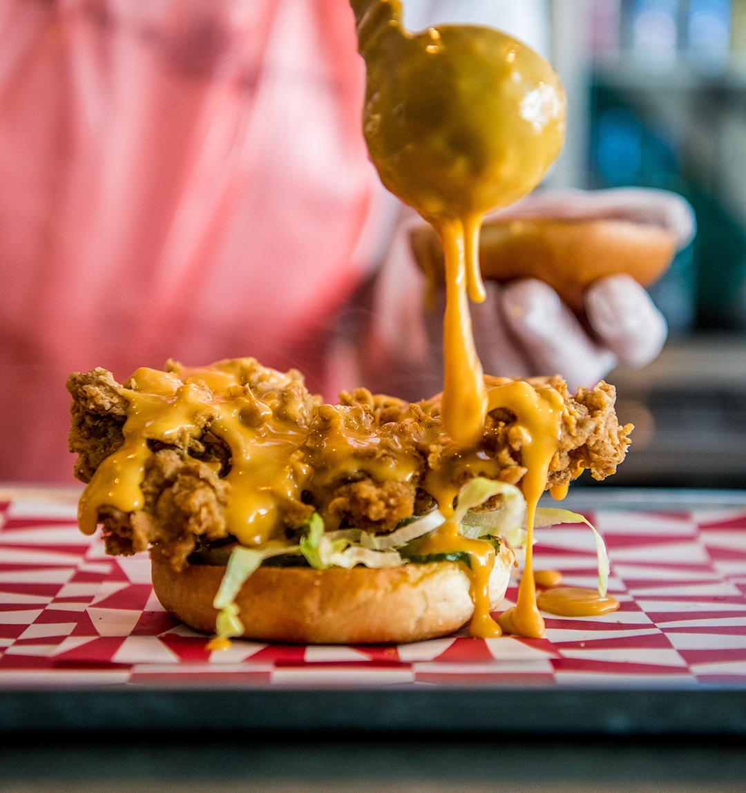 Butchies_London's tweet photo. “They see me rollin'
They hatin'
Patrolling and tryin' to catch me ridin' CHEESY” 🧀 #CheesyRider #CheesePorn #obsfood https://t.co/i2BUMiNG0P
