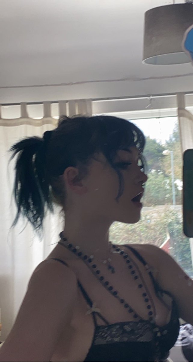 armlessrobbery's tweet image. a variety of photos of me being vain