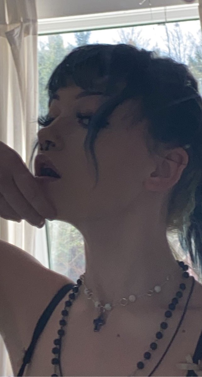 armlessrobbery's tweet image. a variety of photos of me being vain