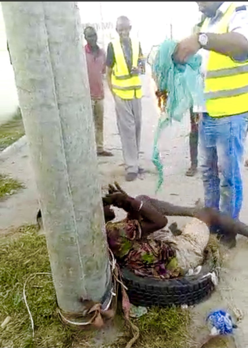 Detectives have early this morning arrested the man who was captured in a widely circulated video clip, torturing a suspected offender. 
Swabir Abdulrazaq Mohamed, 33, who works as a security guard at Ajab Unga Factory in Shimanzi, Mombasa, went into hiding immediately
