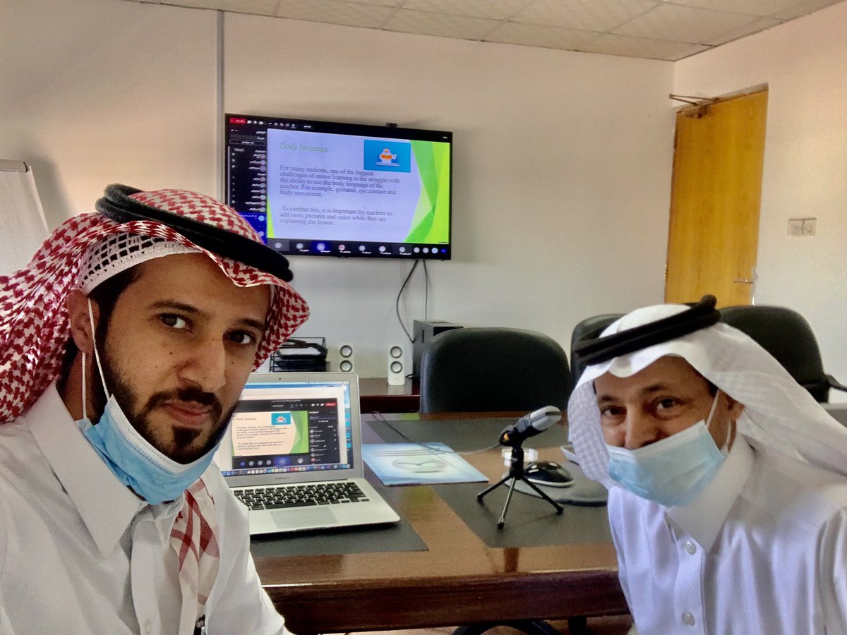 Jaber20M's tweet photo. تشرفت بالتقديم في لقاء معلمي اللغة الإنجليزية حول الممارسات التربوية في التعليم عن بعد بإدارة تعليم المنطقة الشرقية مع الأستاذ قاسم مكتلي رئيس قسم اللغة الإنجليزية والزملاء الأستاذ محسن الشمري والأستاذ سمير شراحيلي.

@MOE_EPR_04 https://t.co/h7YzvpLuYL