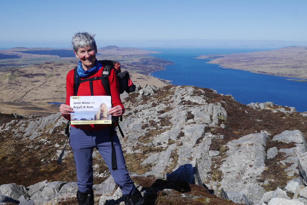 Bronwen climbed up Sgorr nam Faoileann to share her message of support for @Jenni_Minto and @theSNP!
'Hello I'm Bronwen and I'm looking forward to a sunny independent future - #BothVotesSNP'