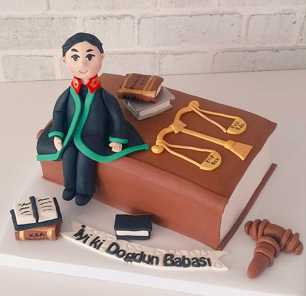 Başta canım eşim olmak üzere tüm avukatların avukatlar günü kutlu olsun 🧑🏻‍⚖️ #AvukatlarGünü #5Nisan #5nisanavukatlarguenue