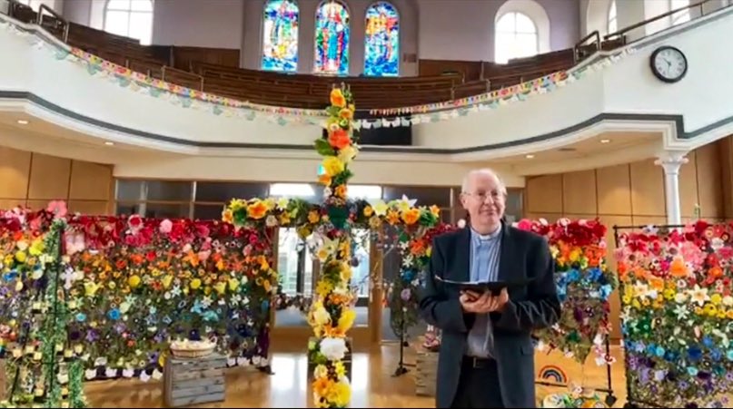 HarrietMRoberts's tweet photo. 3000 + handmade flowers, eggs, bugs, chicks and lambs: 6 weeks of ‘Making it Through Lent’ Crafternoons, 30 volunteers, 4 days setting up, 3 live Zoom services for @TrinityClithero Happy Easter! Time for some chocolate! 🍫 https://t.co/nFcvF3B4rt