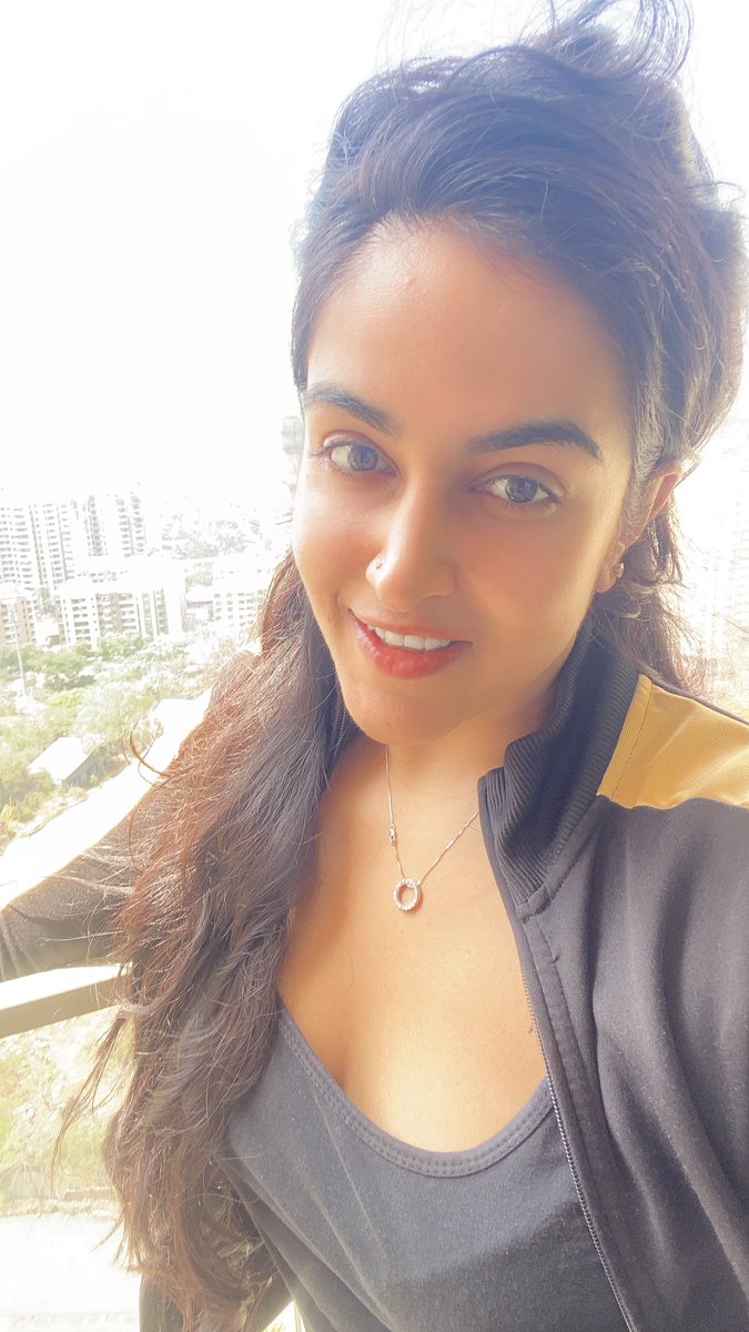 HarshiMad's tweet photo. Stay fit! Eat healthy! Be positive!! 😍💃🏻 https://t.co/eyDACjFkiT