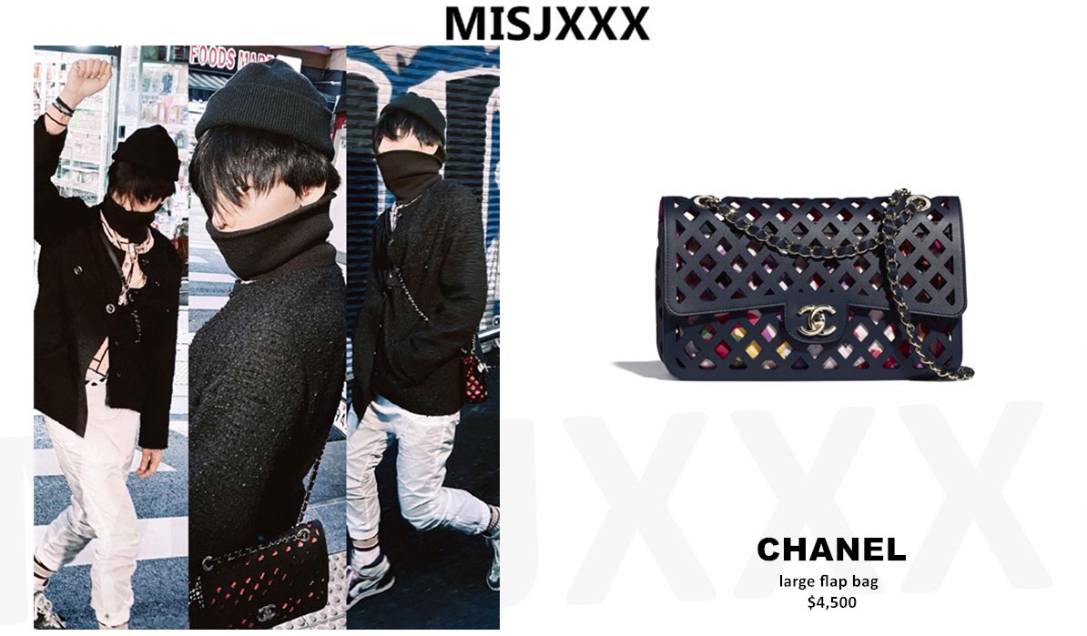 GDSTYLE on X: #GDStyle👉🏻 #Chanel small hobo bag Calfskin, Imitation  Pearls & Gold-Tone Metal Black..($4,300) #Chanel large flap bag Perforated  Calfskin, Printed Fabric & Gold-Tone Metal Navy Blue.($4,500) #gdragon #gd   /