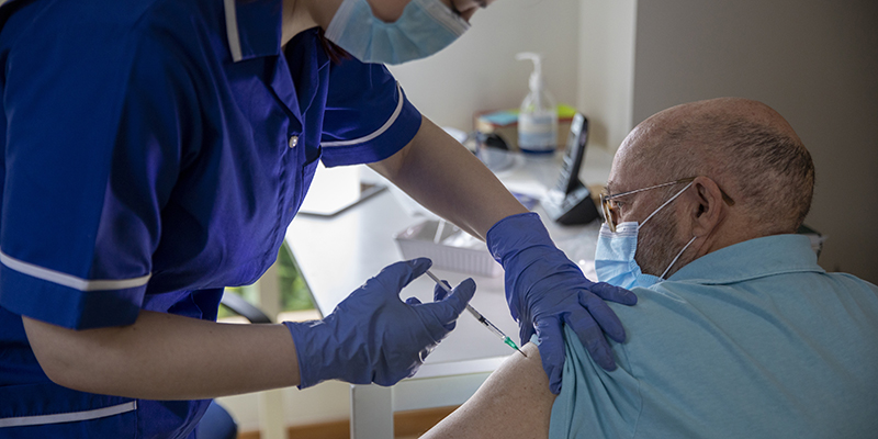 plymouthcc's tweet photo. The digital Q&A on 13 April is a chance for those with concerns about the COVID-19 vaccine to put their questions direct to local health and care experts. Join in from 6:30pm-8pm. Register here: https://t.co/uvUgMOfQaM
#FeelSafeAgain https://t.co/Gp4lo2RhMp