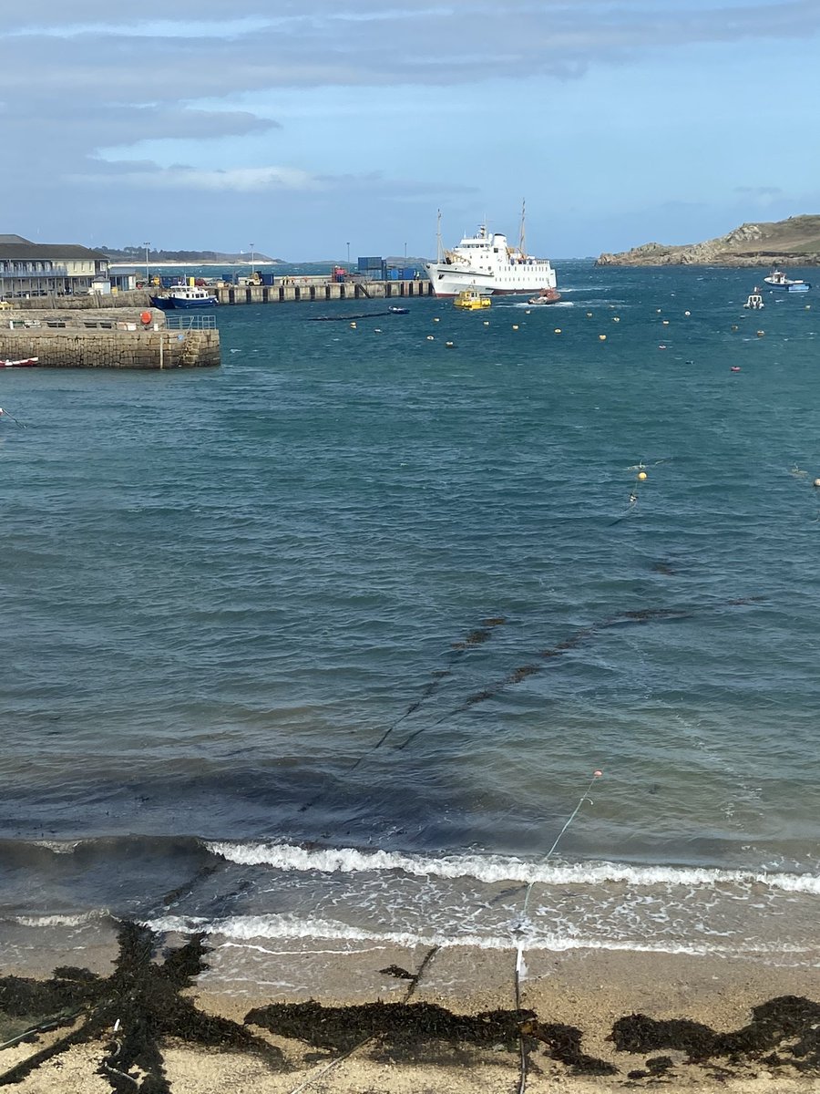RobinSt89788292's tweet photo. First sailing of the season, summer has started #islesofscilly #scillonian https://t.co/viL14ALVP9