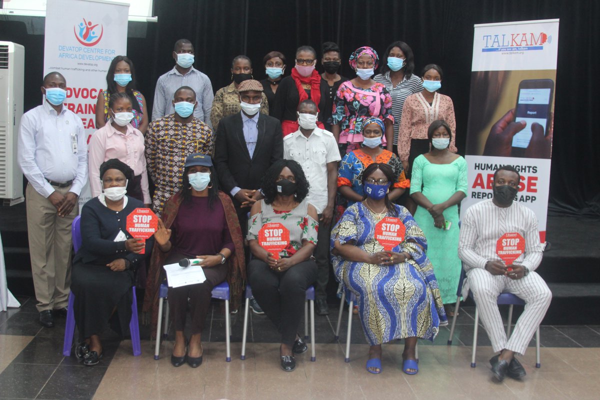 devatopafrica's tweet photo. James Ikape (#MeCAHT), speaks on "Becoming a Human Trafficking Advocate" @ TALKAM Capacity Building Training in Abuja.
With Talkam App (https://t.co/bHTD6JPlpf), you can report Human Trafficking and Gender-based violence.
#Talkam is supported by @Pamplona_ayto and @ACTrata https://t.co/NXl7RY3dxi