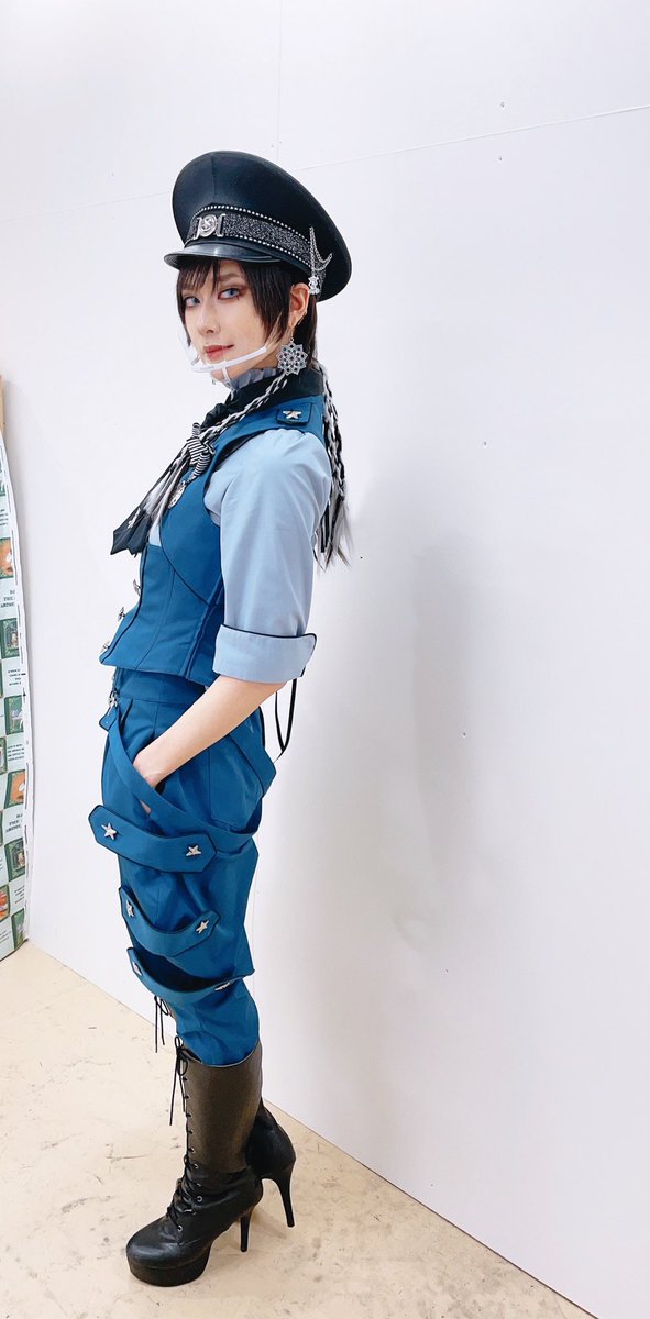ルウト 先日のイベントで一足先にalice And The Piratesさんの新作 迷宮policeシリーズ を着させていただきました 4月11日まで金沢店のみ先行でご予約を承っておりまして 全店は5月から予約開始予定とのことです シルエットがとても綺麗で ルウト 先日のイベントで一足先にalice And The Piratesさんの新作 迷宮policeシリーズ を着させていただきました 4月11日まで金沢店のみ先行でご予約を承っておりまして 全店は5月から予約開始予定とのことです シルエットがとても綺麗で