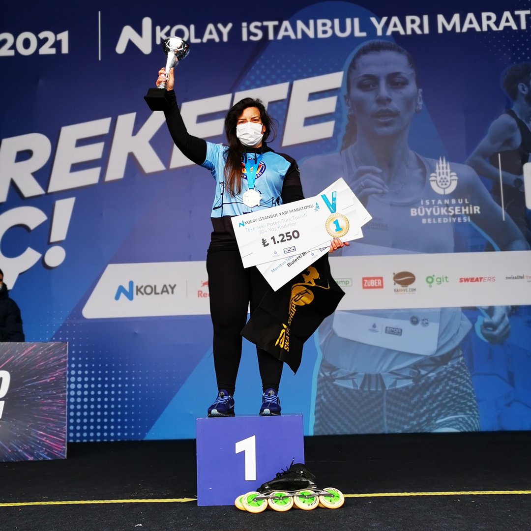 🏆Pazar günü 16.sı düzenlenen ve paten kategorisinde bu yıl 2. yılı olan N Kolay İstanbul Yarı Maratonu’nu ilk sırada bitiren çalışma arkadaşımız sevgili <a href="/EsenE34/">Esen Erdoğanlı</a> ve tüm @marmarapaten sporcularını tebrik ediyoruz.👏👏👏