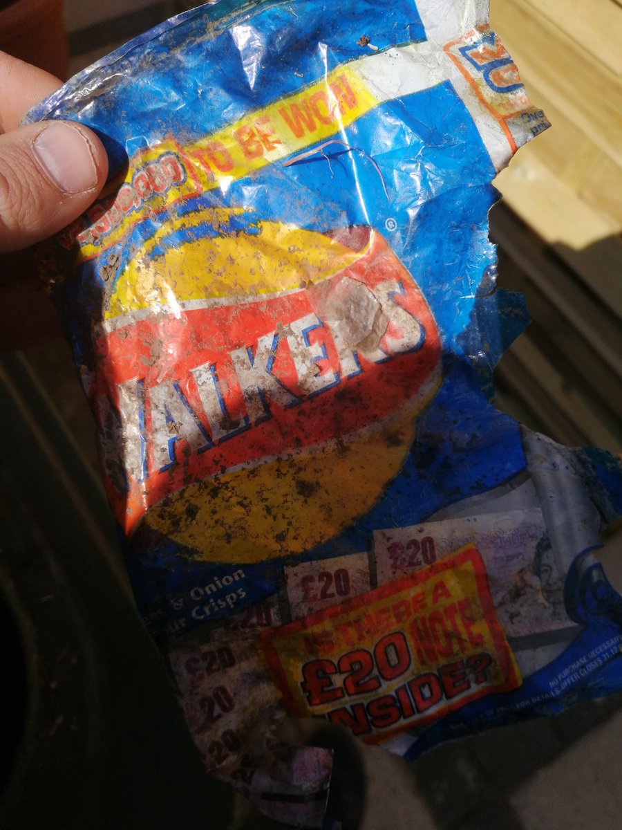 j_morris93's tweet photo. @bushontheradio digging out an old hedge in the garden, found an empty can of fosters from the mid 2000s and this bag of walkers which is god knows how old https://t.co/yGwuXxKCsX
