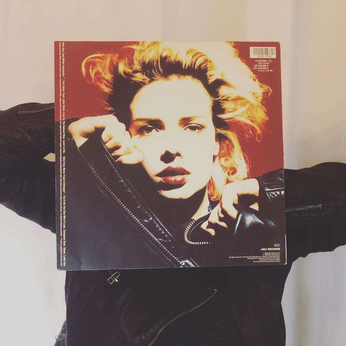 I hadn‘t the ‚close‘ Vinyl ... thanks to the Easter bunny ... now I have it ... #vinylcollection #vinyloftheday #eastermonday #kimwilde #close #kimwildeofficial #kimwildemusic #kimwildefan #kimwilde_forever 

‚You need a bit more to be a pop star than just a good voice.‘