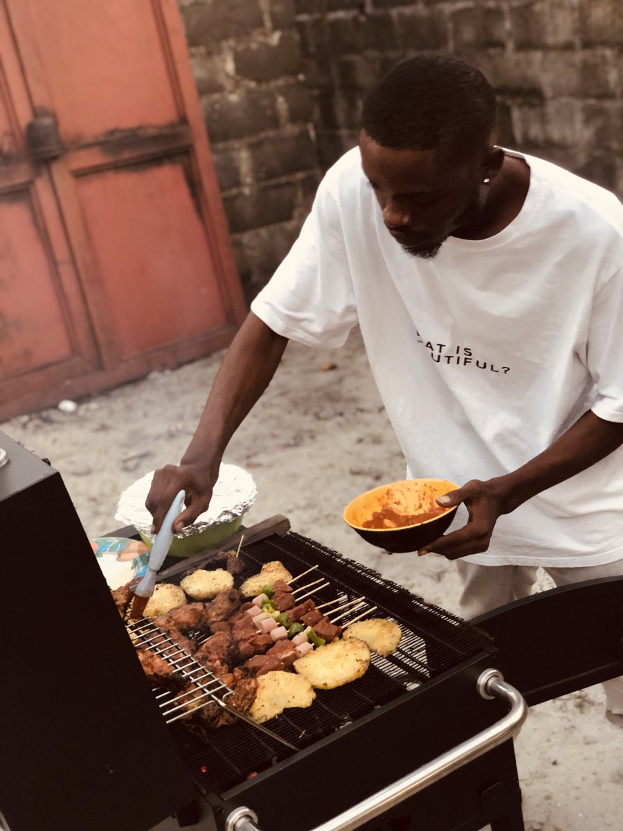 BobHope82's tweet image. Love your friends🥰