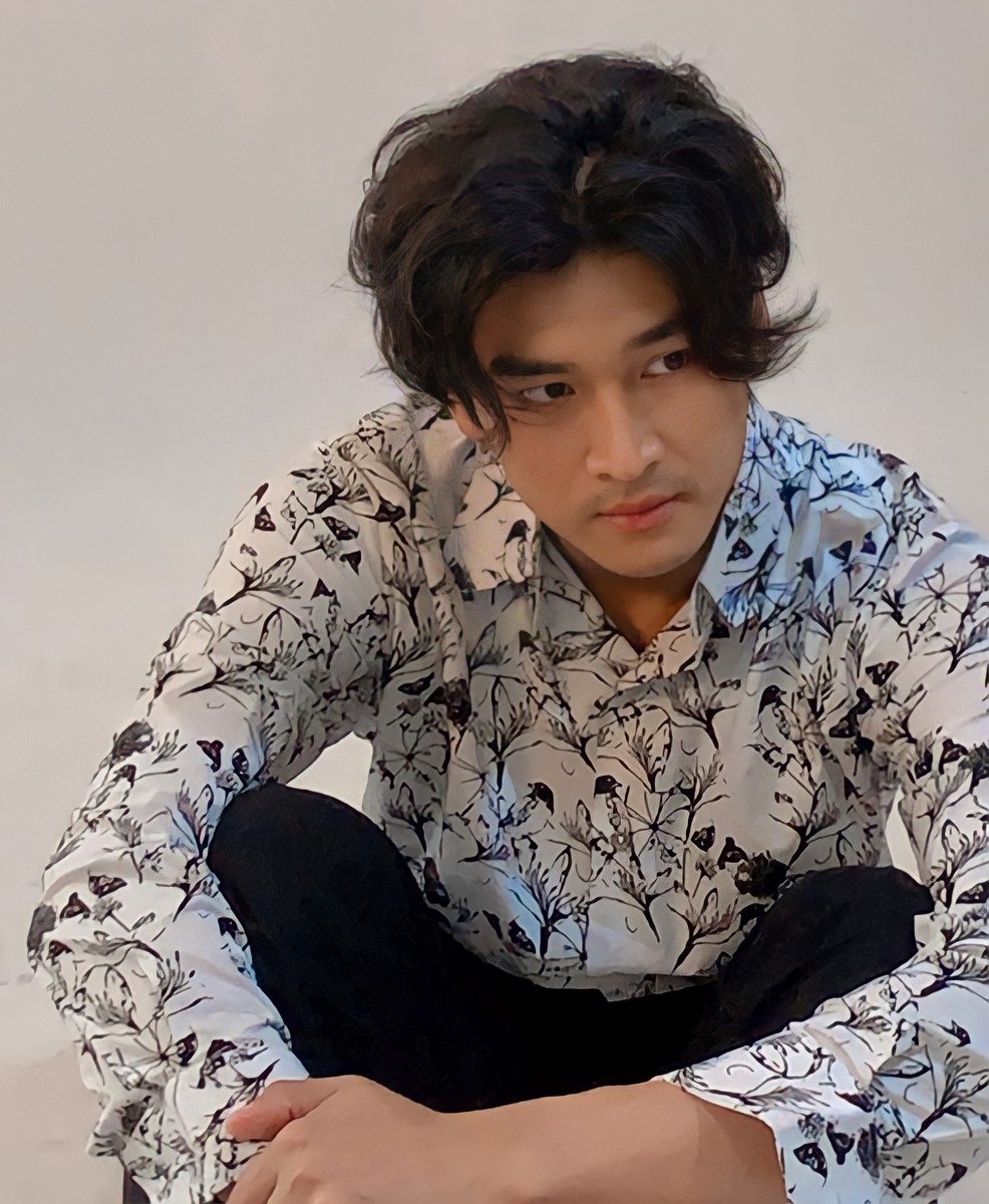 tirezofc's tweet photo. "Kau buat ku jauh terbang tinggi dan kau jatuhkan lagi...... " Aduhhhh gimana ni guys? Ada yg tau ada apa dengan @anrezputra ? #Menuju7April https://t.co/P38tQNBqzh