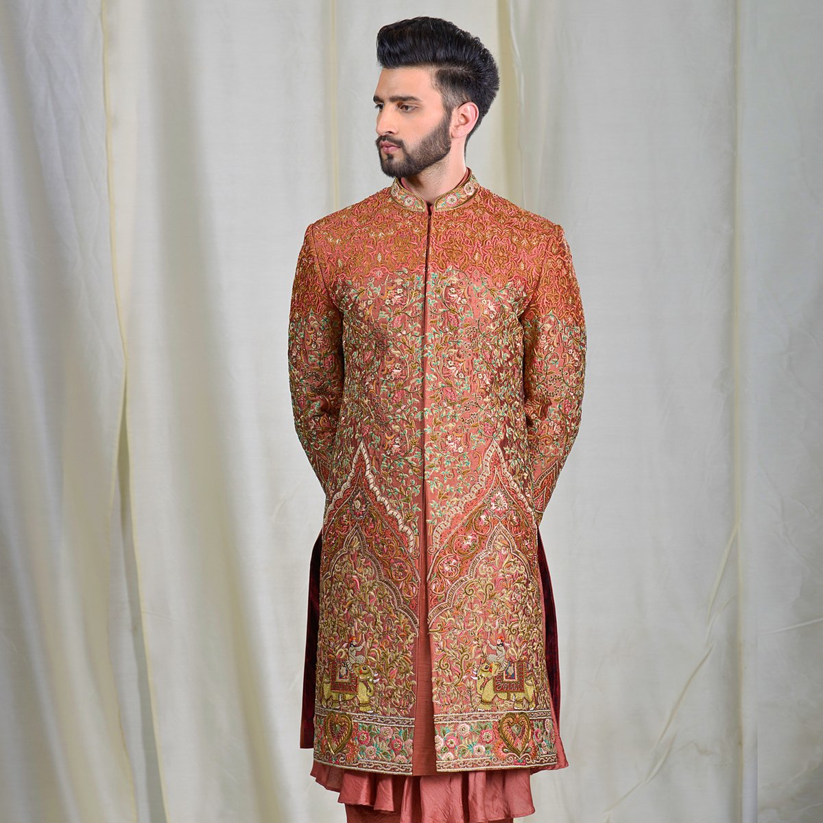 bluesngreys's tweet photo. Adding new dimensions to menswear styling perfect for an intimate summer wedding and moving seamlessly from the grandeur of royal India for the ensembles to the more finely structured intricate techniques that give style and elegance. #Bluesngreys #SpringSummerCollection https://t.co/J45oLpN1PL