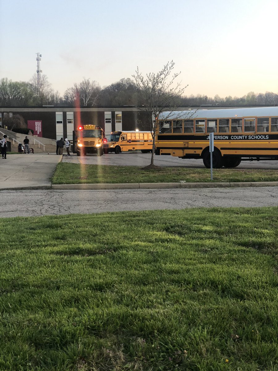 JCPSKY's tweet image. 🎉 GOOD MORNING from @Doss_High! #JCPSReturn