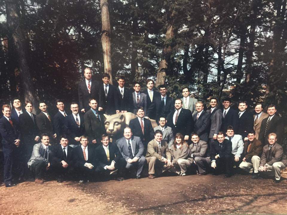 25 years and half a life ago. Great group of graduates making a difference. Part of an unsurpassed network. Cheers. #psuturf96 <a href="/PSUTurf/">Penn State Turfgrass</a> <a href="/PSUTurfClub/">Penn State Turf Club</a> @CTyrrellDHGC <a href="/PeteWendtCCC/">Pete Wendt</a> <a href="/huey_mike/">Mike Huey</a> <a href="/JohnMil89552509/">John Mills</a> <a href="/BobWindsheimer/">Bob Windsheimer</a>