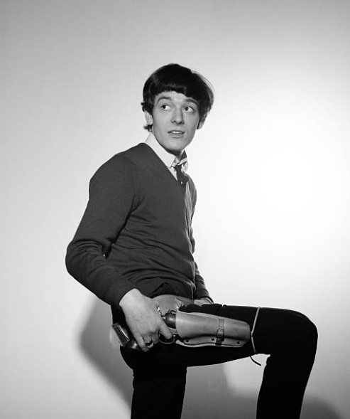 HAPPY BIRTHDAY TO ONE OF MY FAV ARIES AKA ALLAN CLARKE MY BELOVED <333 