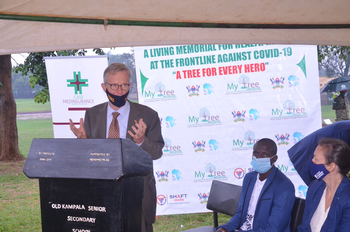 mytreeUganda's tweet image. The Germany 🇧🇪 Ambassador to Uganda, H.E. Amb. Schauer Mathias planted the 2nd #tree to support the global environmental agenda and to honour the brave health heroes!

What an incredible inspiration to the rest of his fellow diplomats! 🇺🇬

#ATree4EveryHeroe🌳
#PlantYourTreeToday.
