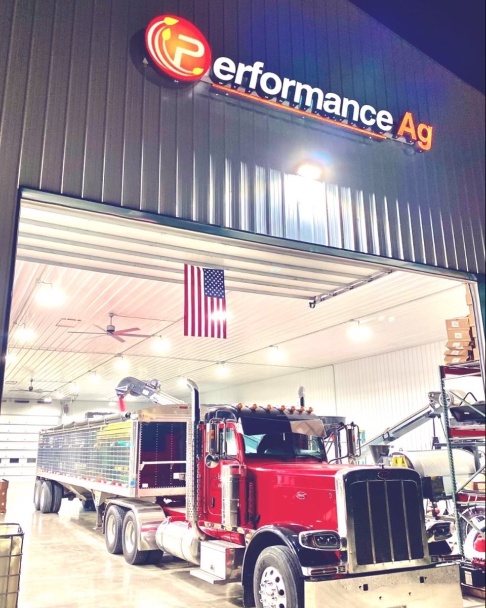 performanceagin's tweet photo. We had a little late night @ChannelSeed treating action this week. God bless American Agriculturure!
#SolutionsToGrowWith #Plant21 #AgTwitter #SeedsmanshipAtWork #Agriculture #Agricultura #CaseIH #JohnDeere #AgTech #Tractor #Ag# Soybeans #Technology #agrowlife @Channel_Indiana https://t.co/H1ATD4Tc2T