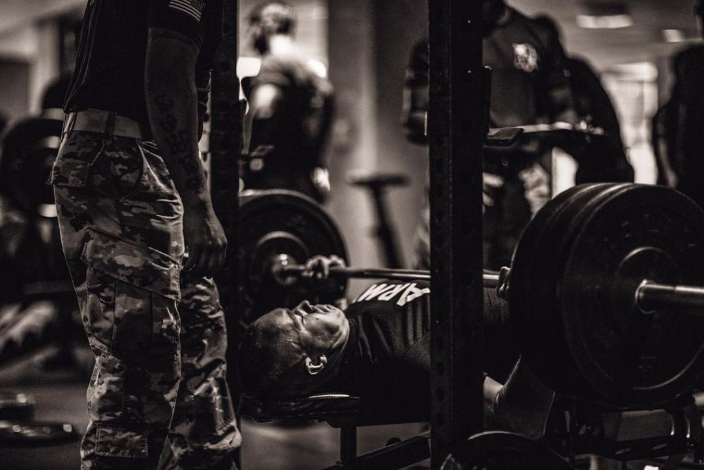 USArmy's tweet image. The @3IBCTBroncos want all the gains! 💪 💪 

Soldiers compete in The Bronco Fitness Challenge to be titled the fittest light fighter in the brigade! 

#ArmyFit | #Ready2Fight