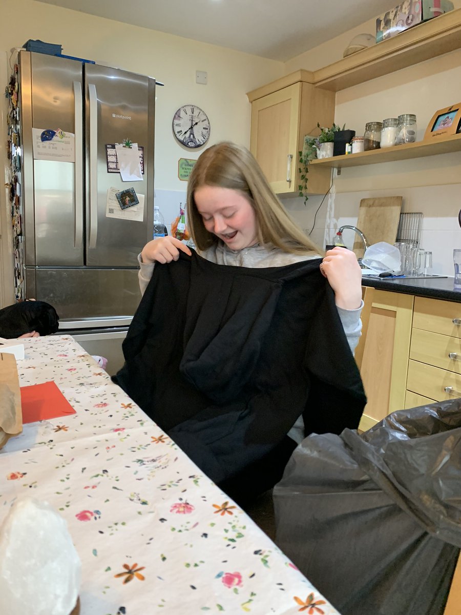 NikkiEd65594083's tweet photo. @onlythepoetsuk I have one very happy girl. Sorry not the best photo hahah https://t.co/DSEDHylhHp