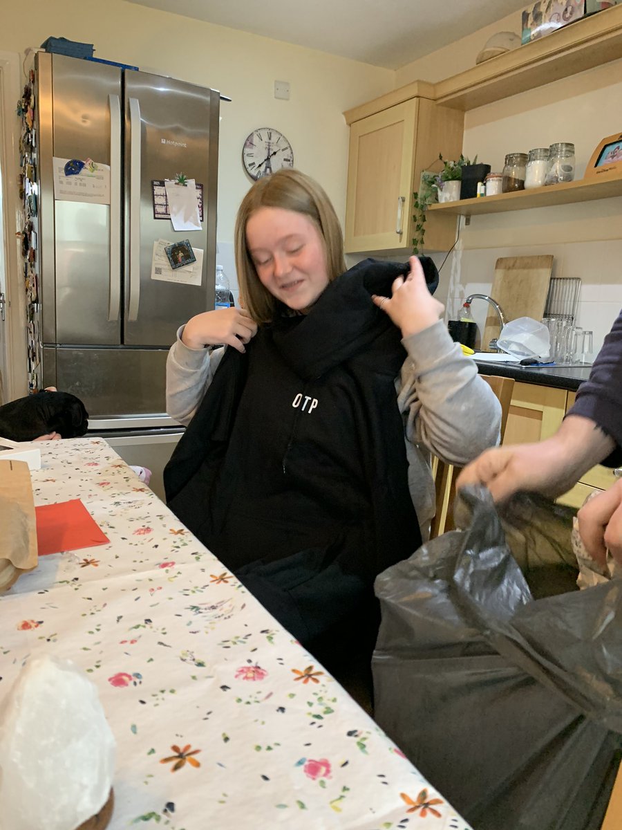 NikkiEd65594083's tweet photo. @onlythepoetsuk I have one very happy girl. Sorry not the best photo hahah https://t.co/DSEDHylhHp