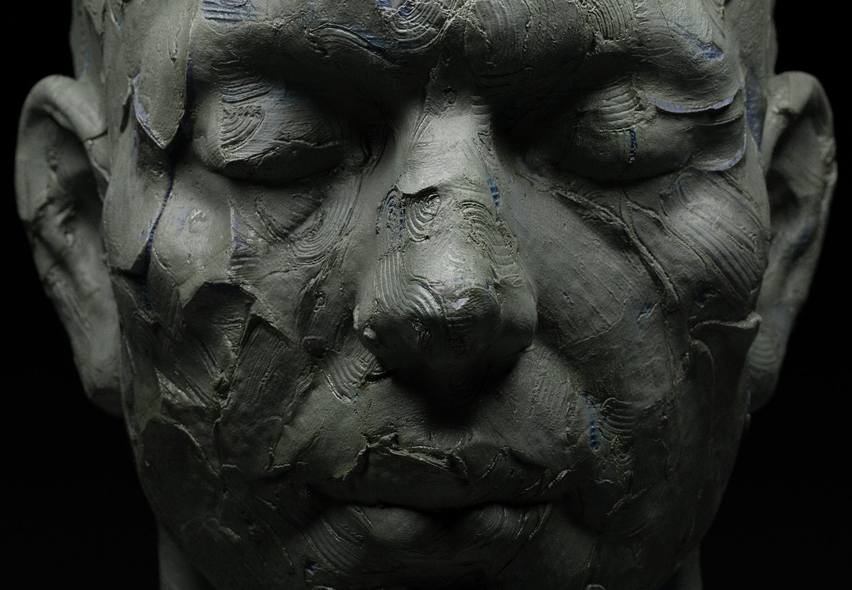 Another digital clay sculpture I did last year.

#beforeandafter 

Before                                           After