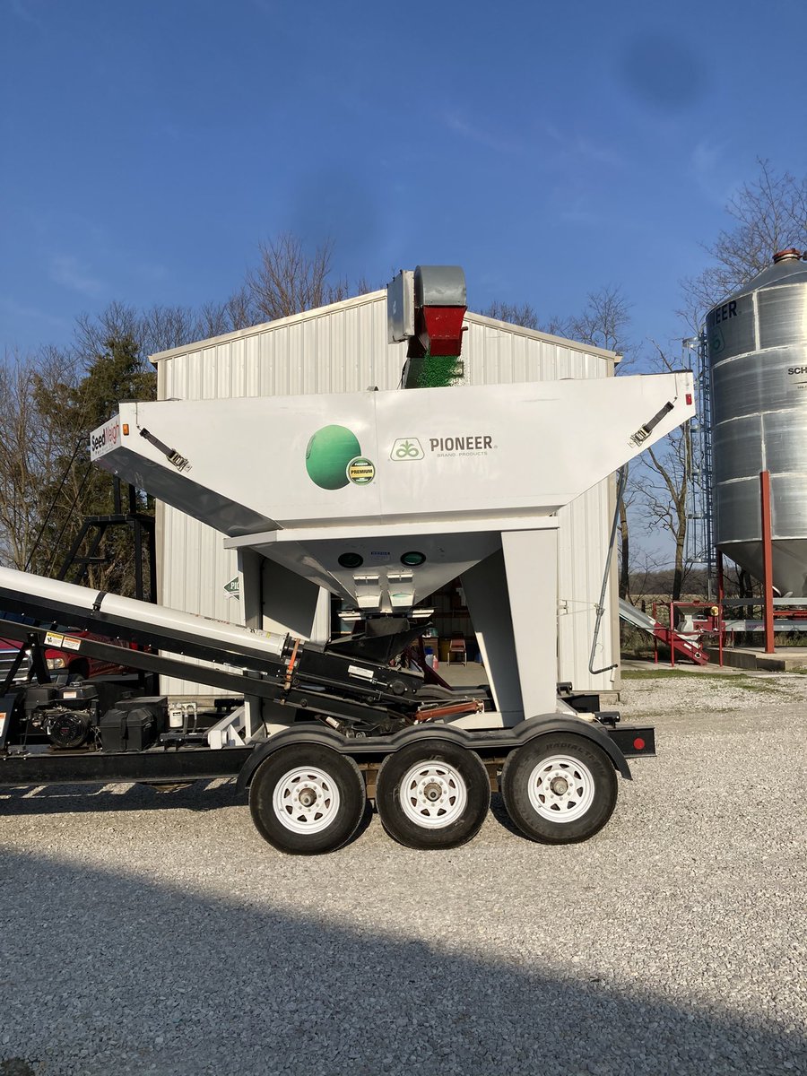 Seedguy43's tweet photo. What a great way to start a Monday morning!!
#plantpioneer #plant21 https://t.co/2OSUP5x0ql