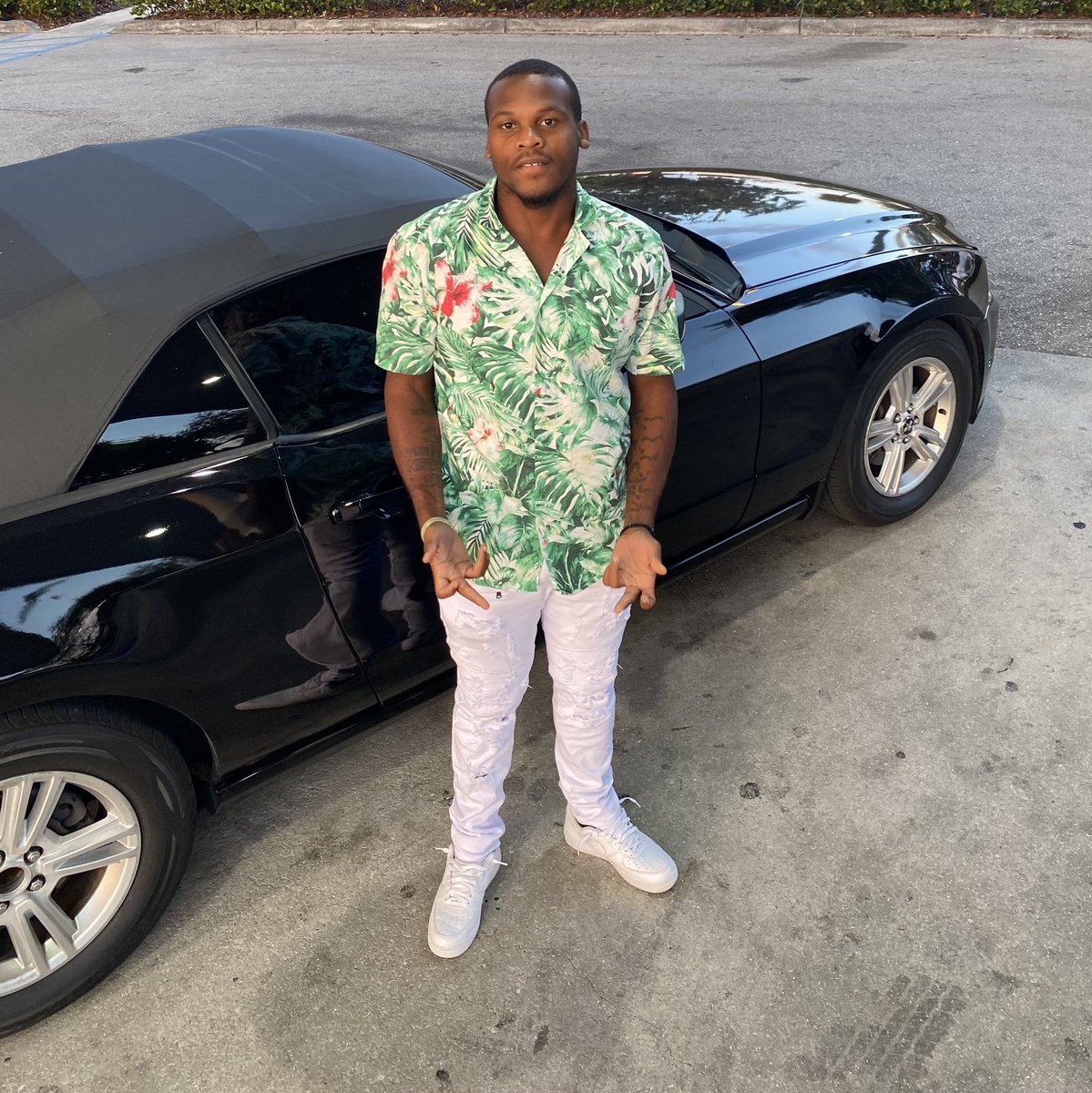 SPLASHBRO_VIL's tweet photo. I JUST BE TELLIN BOUT MY PAIN #THELOVE... ILL BE ALRIGHT 🖤🌹🏁💫 #RIR #R4L https://t.co/DecBNrMbwZ