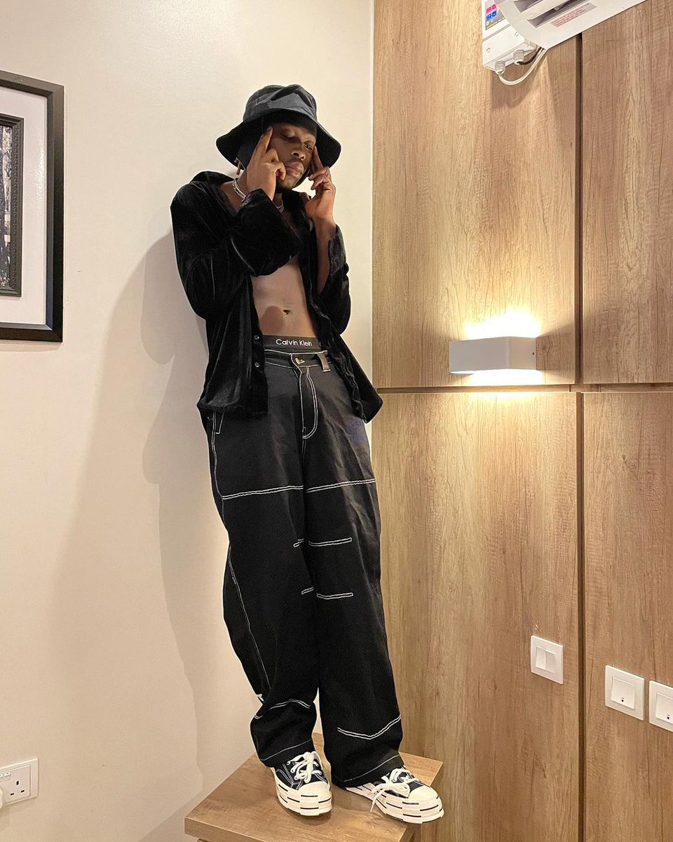FireboyGallery's tweet photo. 📷🚀🎶 https://t.co/aYWmbxnake