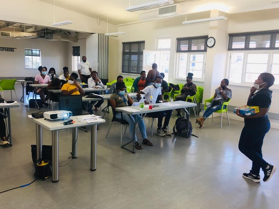 SAEPcapetown's tweet photo. A huge welcome to the 2021 Tertiary Support Programme cohort. Many thanks to the students that showed up for the event.

We wish you all success during this academic year!

#TSP2021 #Education #TertiarySuccess #Opportunity #Motivate  #YoungPeople #EducatingforabrighterFuture https://t.co/4gSpFn4LfY
