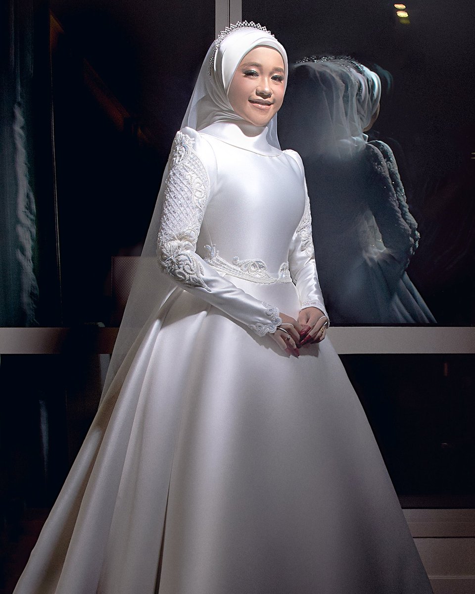 AMAZE_OFFICIAL_'s tweet photo. RESEPSI BUAT SANG PUTERI 
#erniezakri #erniezakriwedding #wedding #weddingdress #weddingideas #weddinginspiration https://t.co/0OOwxGd5f1