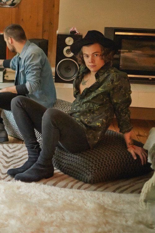 micolxharry's tweet photo. APRIMI IN DUE COME UN WATERMELON #APRIMI https://t.co/klYMZaR8f2