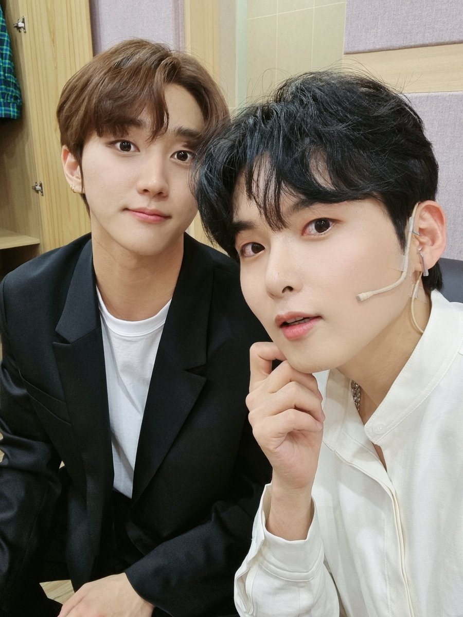 Ryeochive_'s tweet photo. 210405 // Ryeowook KKT GC 1

#Ryeowook #려욱 https://t.co/M1febRr2GY