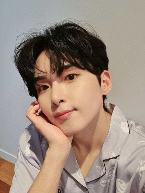 Ryeochive_'s tweet photo. 210405 // Ryeowook KKT GC 6

#Ryeowook #려욱 https://t.co/D5IwyPxjGp