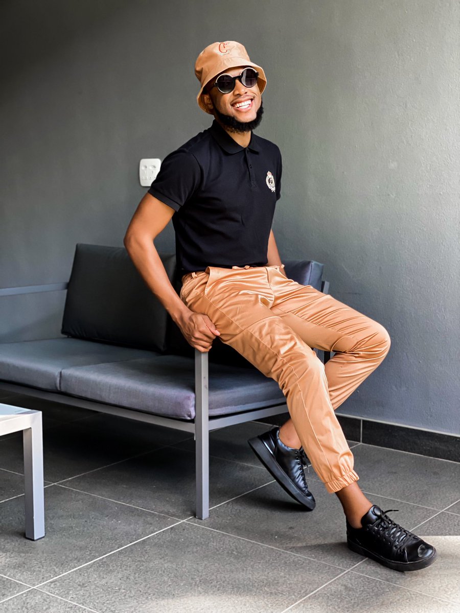 mohale_motaung's tweet image. It’s the second frame for me. 😎🤷🏽‍♂️😅