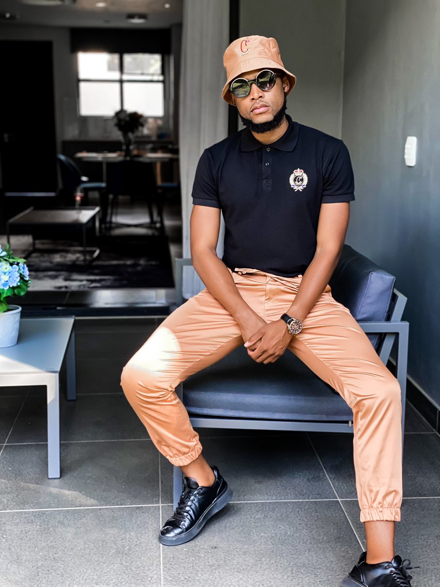 mohale_motaung's tweet image. It’s the second frame for me. 😎🤷🏽‍♂️😅