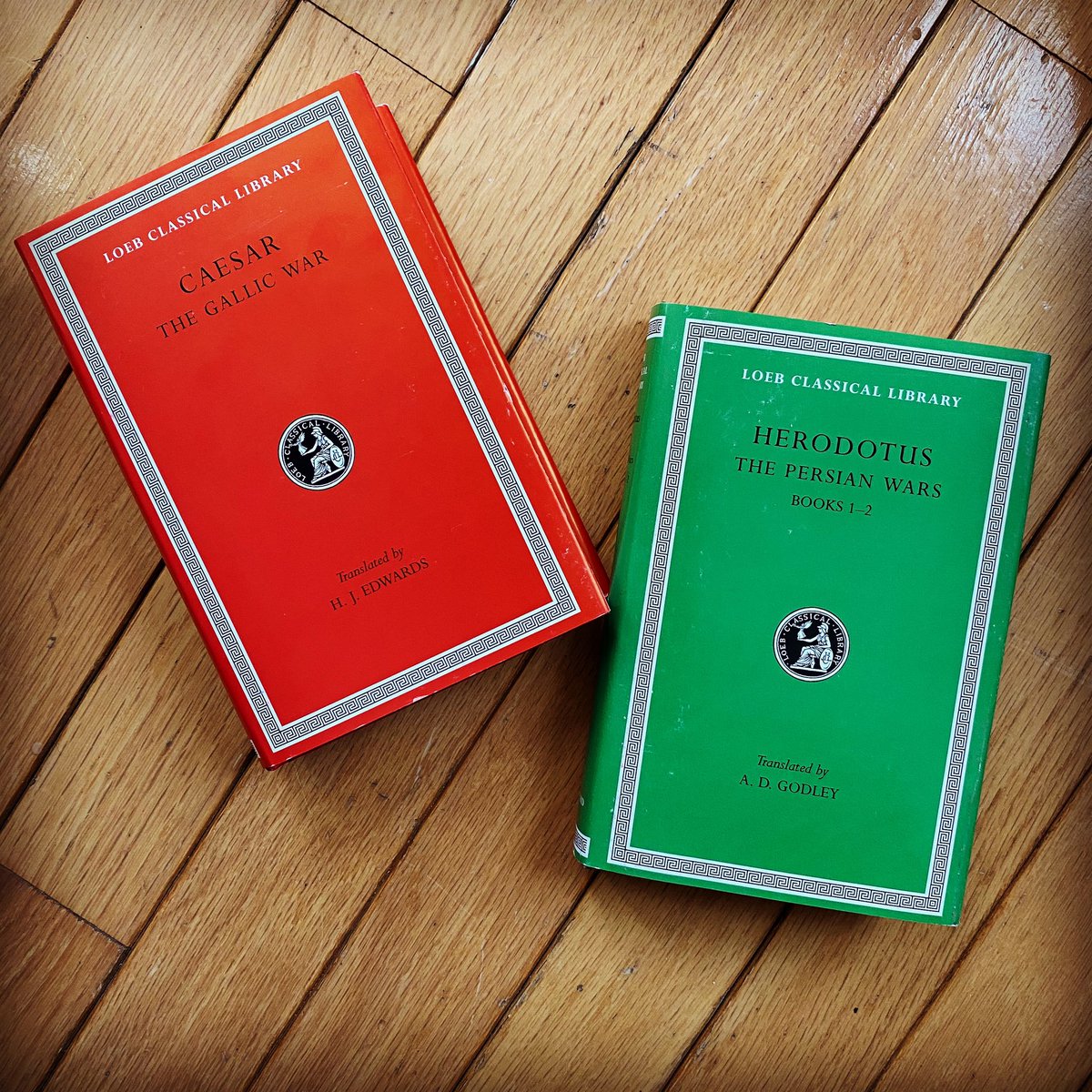 MJacobAlvarez's tweet photo. These #loebclassicallibrary editions are beautiful! Have there ever been better designed books? https://t.co/6tfaFuyodT