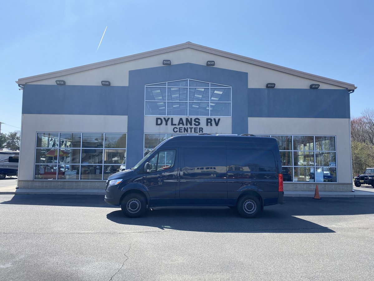 Dylansrv's tweet photo. Dylan’s RV just became the sole US dealer for this new Class B Alpine Van. Great for skiers, hunters, those that want to dream by the ocean or mountains, or just have family fun! Check it out today. It won’t last long, but more are on order! #rvlife #vanlife #campervan https://t.co/IbmpmyrcKJ