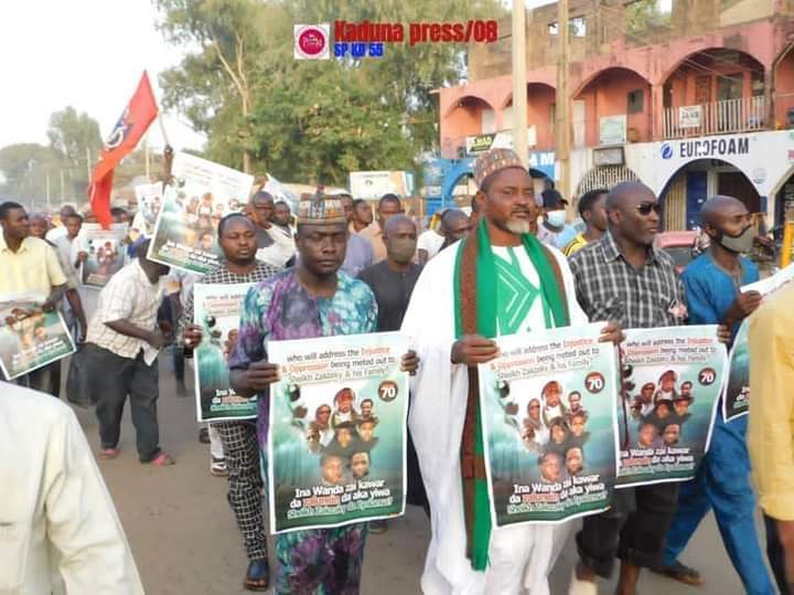 HarunaNAbdullah's tweet photo. Massive #FreeZakaky protest in Kaduna today. Nigerians asked the bloodthirsty killer Tyrant Buhari to obey the court Judgement that Freed Sheikh Zakzaky &amp; his wife from more than 5 years illegal and unlawful detention.

@IntlCrimCourt @AmnestyNigeria @elrufai @hadizel @MalamiSan https://t.co/HJjjKy82Dk
